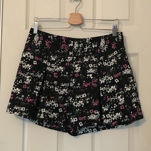 Elle Black/White/Purple Floral Shorts NWT